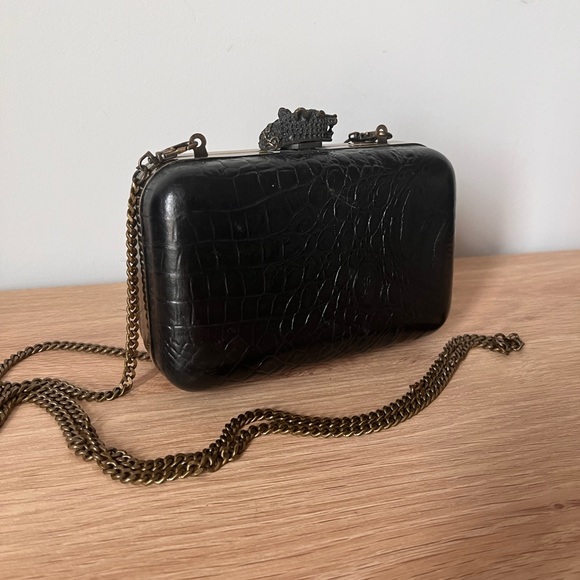 House of Harlow 1960 snakeskin hardshell clutch bag with removable chain - Picture 2 of 6